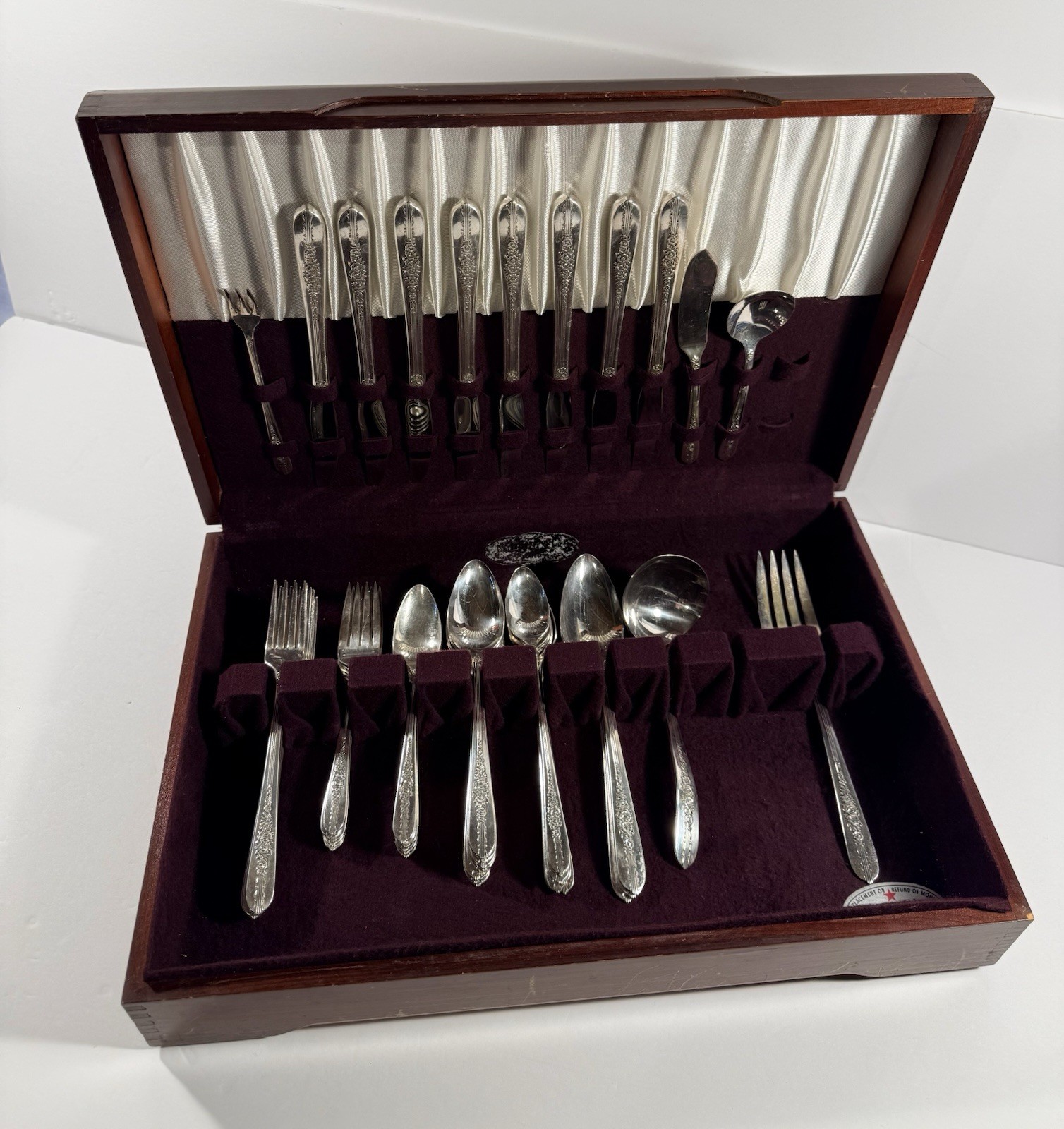 Vintage Oneida Nobility Plate Royal Rose Flatware Set 53-Piece Original Box