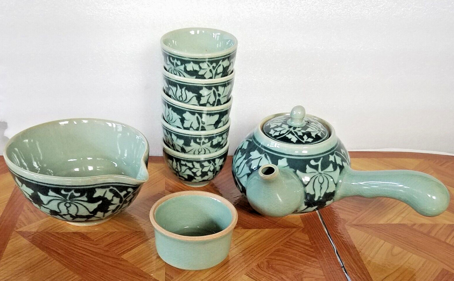 Celadon Korean Ivy Tea Set–1 Teapot, 6 cups & 1 Bowl w/Pour Spout–TAKE A L👀K!