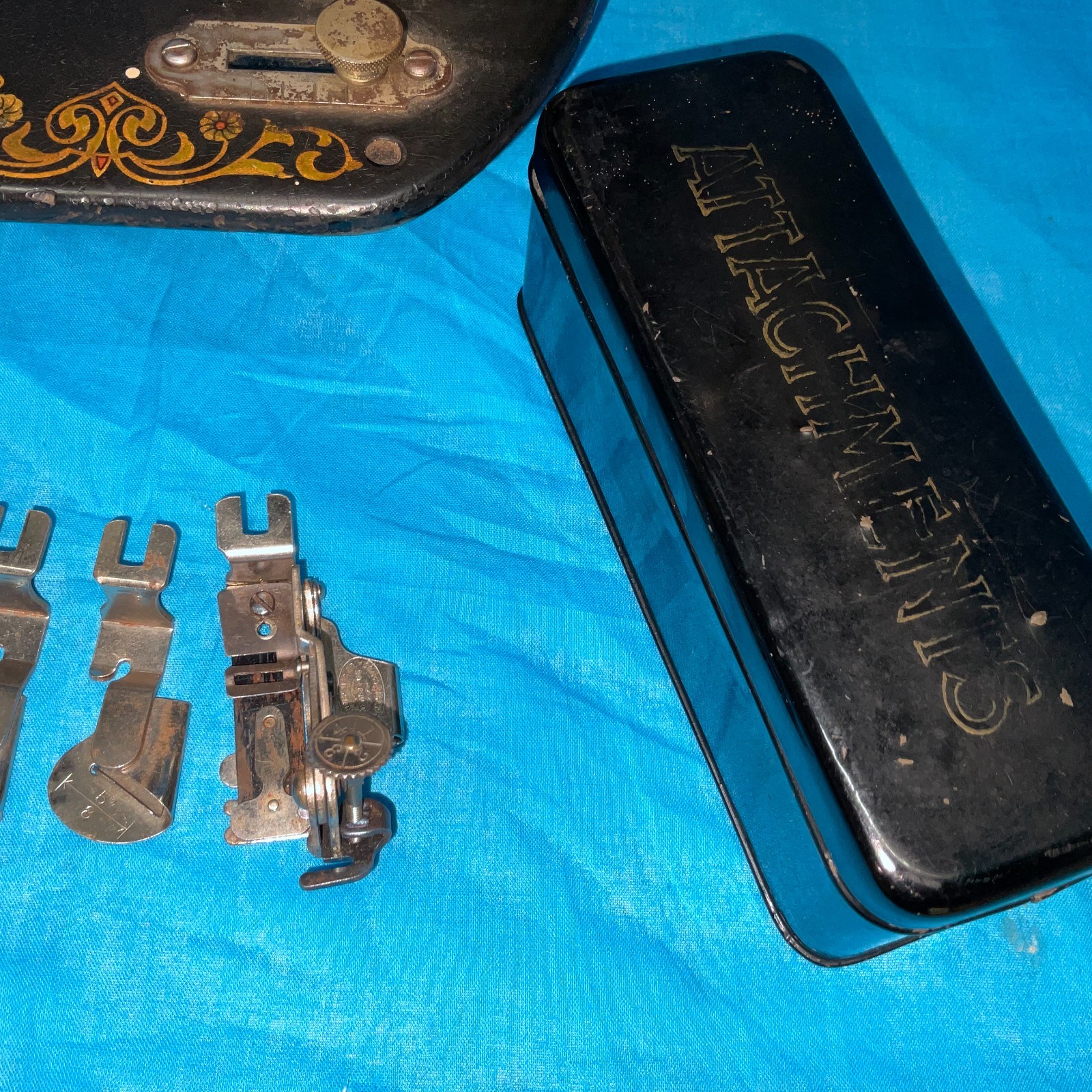 Corona Vibrating Shuttle Sewing Machine – AG Mason – Antique – Tested & Sewing