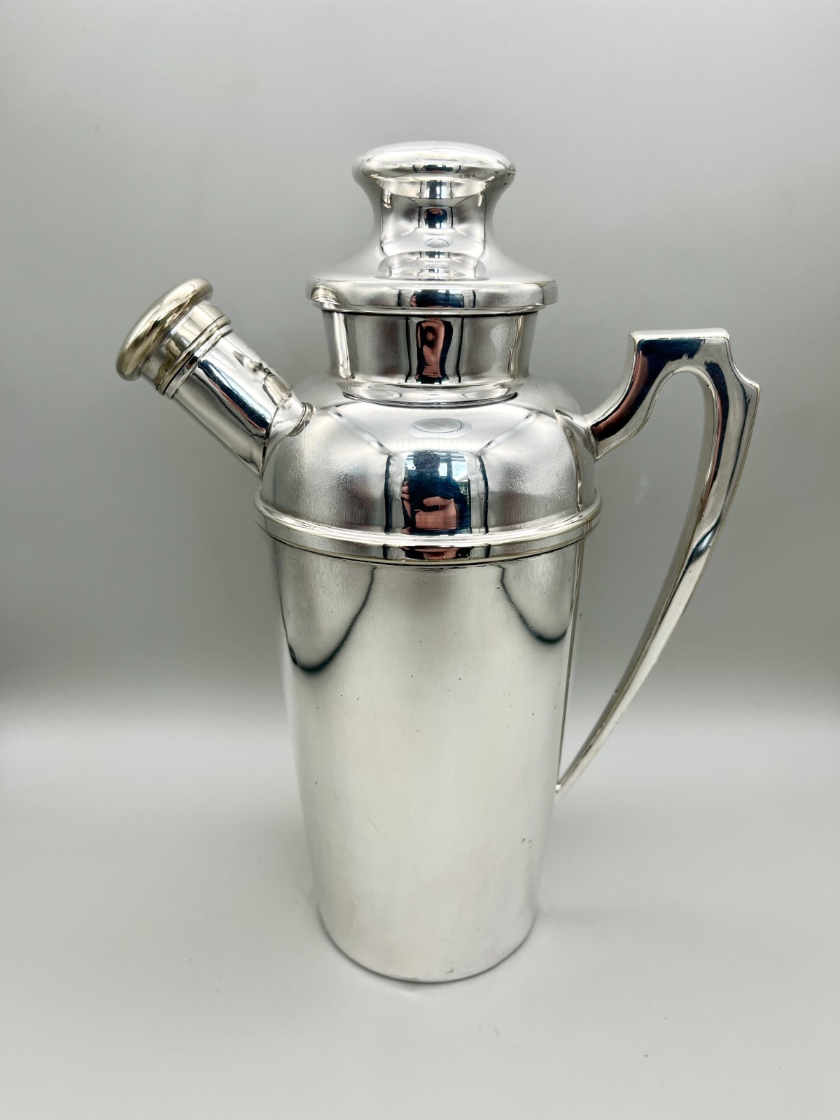 ART DECO SILVER PLATE COCKTAIL SHAKER, BARKER BROS, BIRMINGHAM, c.1920s/30s