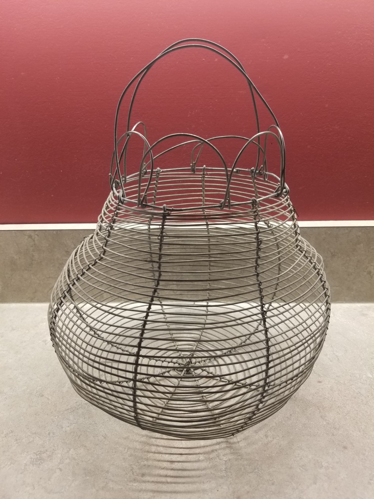 Vintage EGG BASKET Wire Metal Round Handled – Closing Top Chicken Country Farm