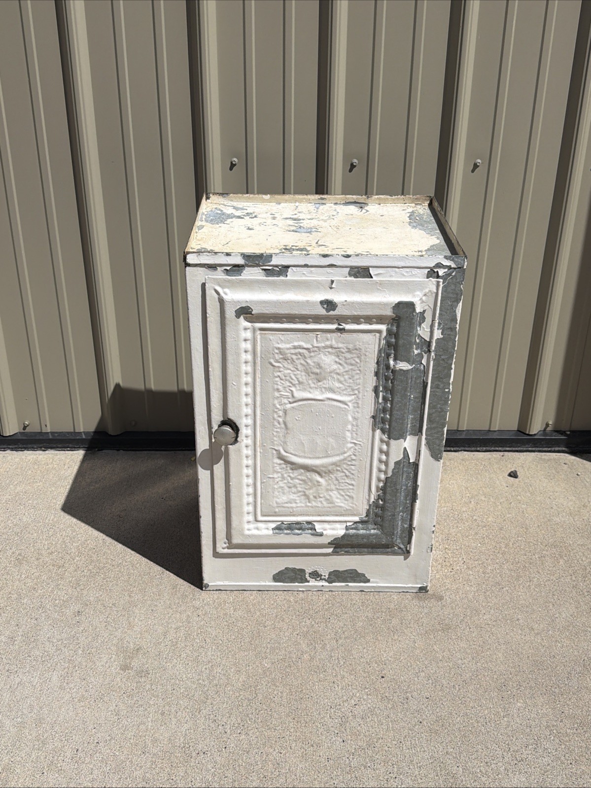 Vintage Antique Old Galvanized Steel Metal Bread Cake Safe Box Cabinet Cub board