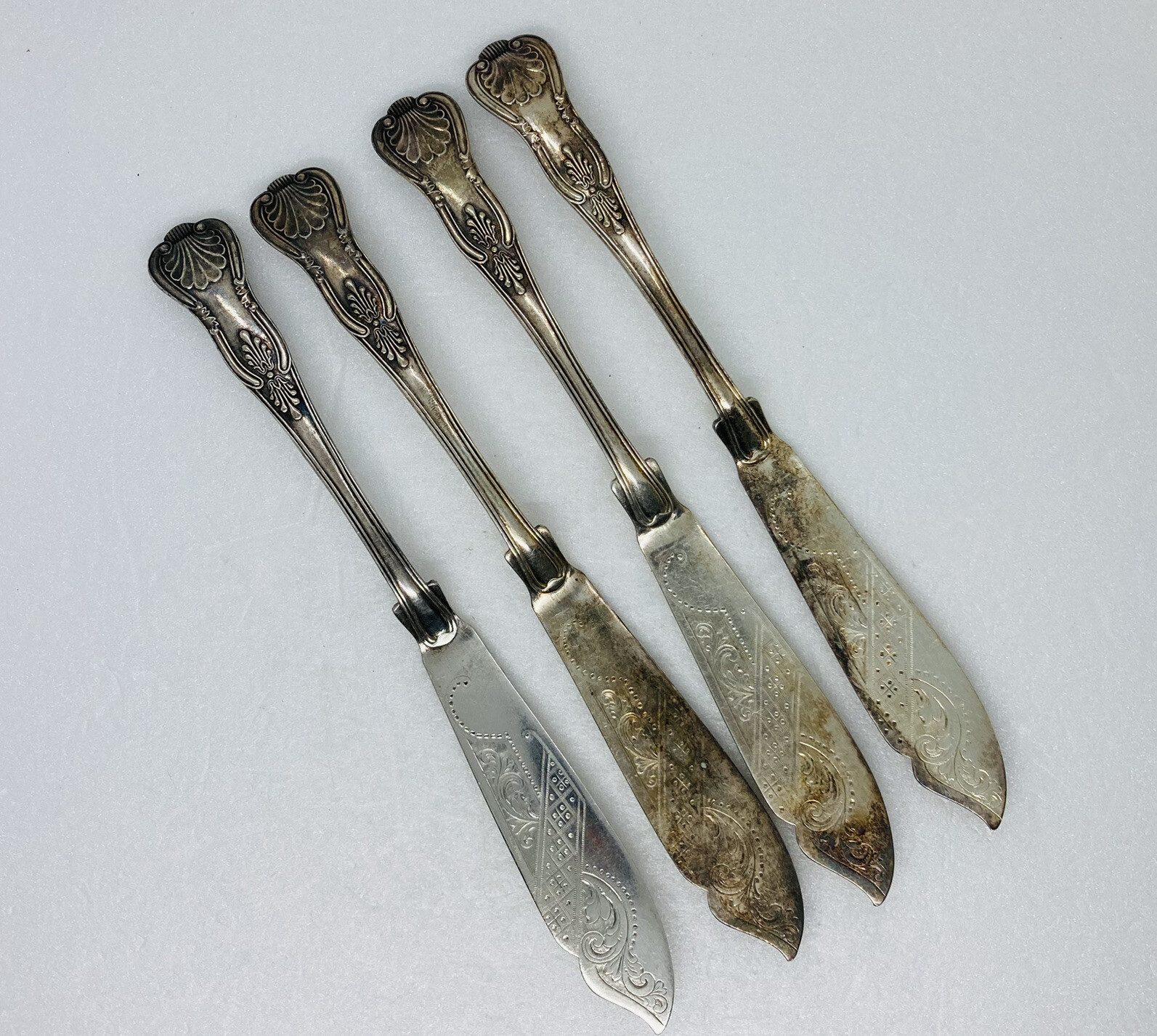 Rare Victorian Era Frank Mills FM Silverplated Ornate Shell Butter Knife Set 29