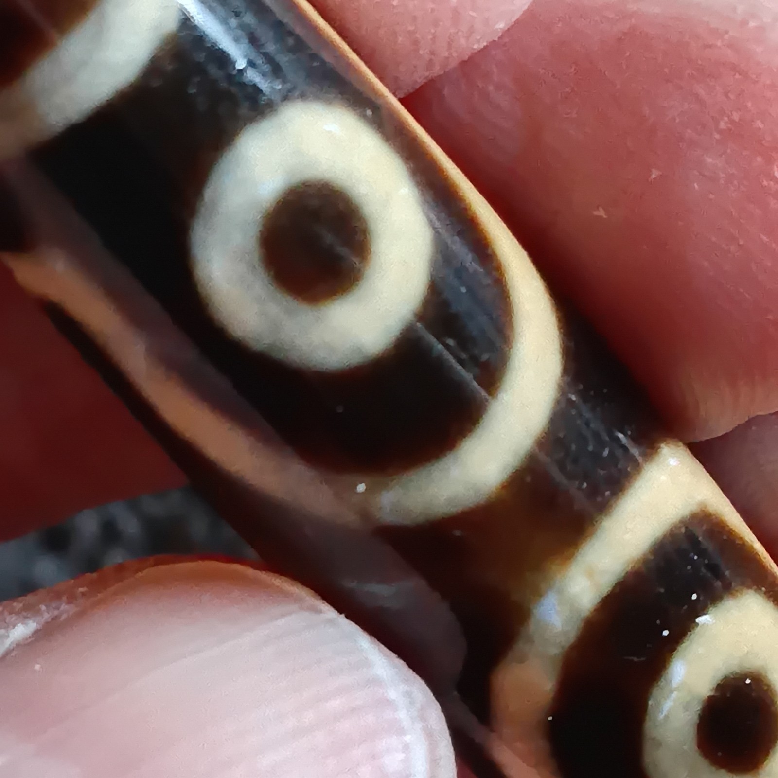 Tibetan Agate pre 1800s Rare Handcarved Kwan Yin 3 Eye Dzi Bead