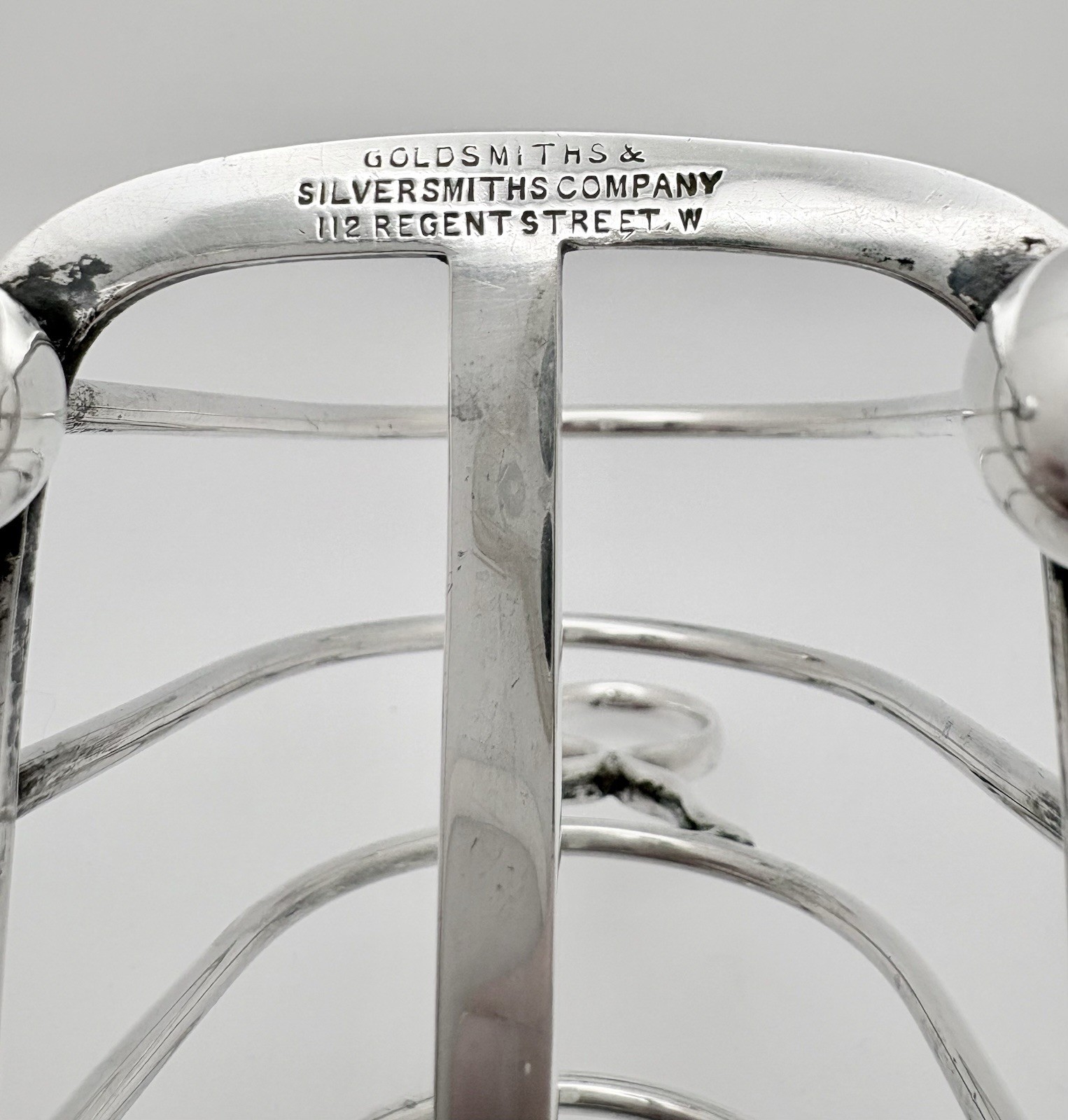 Sterling Silver Toast Rack with Handle, Goldsmiths & Silversmiths Sheffield 1923