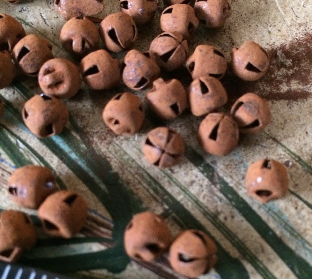 144 Primitive Rusty Tin JINGLE BELLS 6mm 1/4 in 1/4″ TINY Christmas Craft Rust *