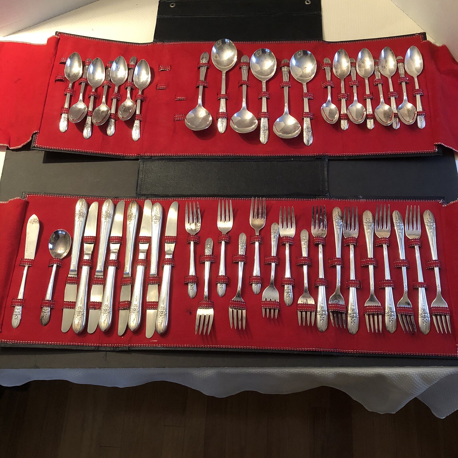 Rogers TRIUMPH 1941 47 Pc Service for 8 Set Extra Plate IS Silverplate w/ CASE