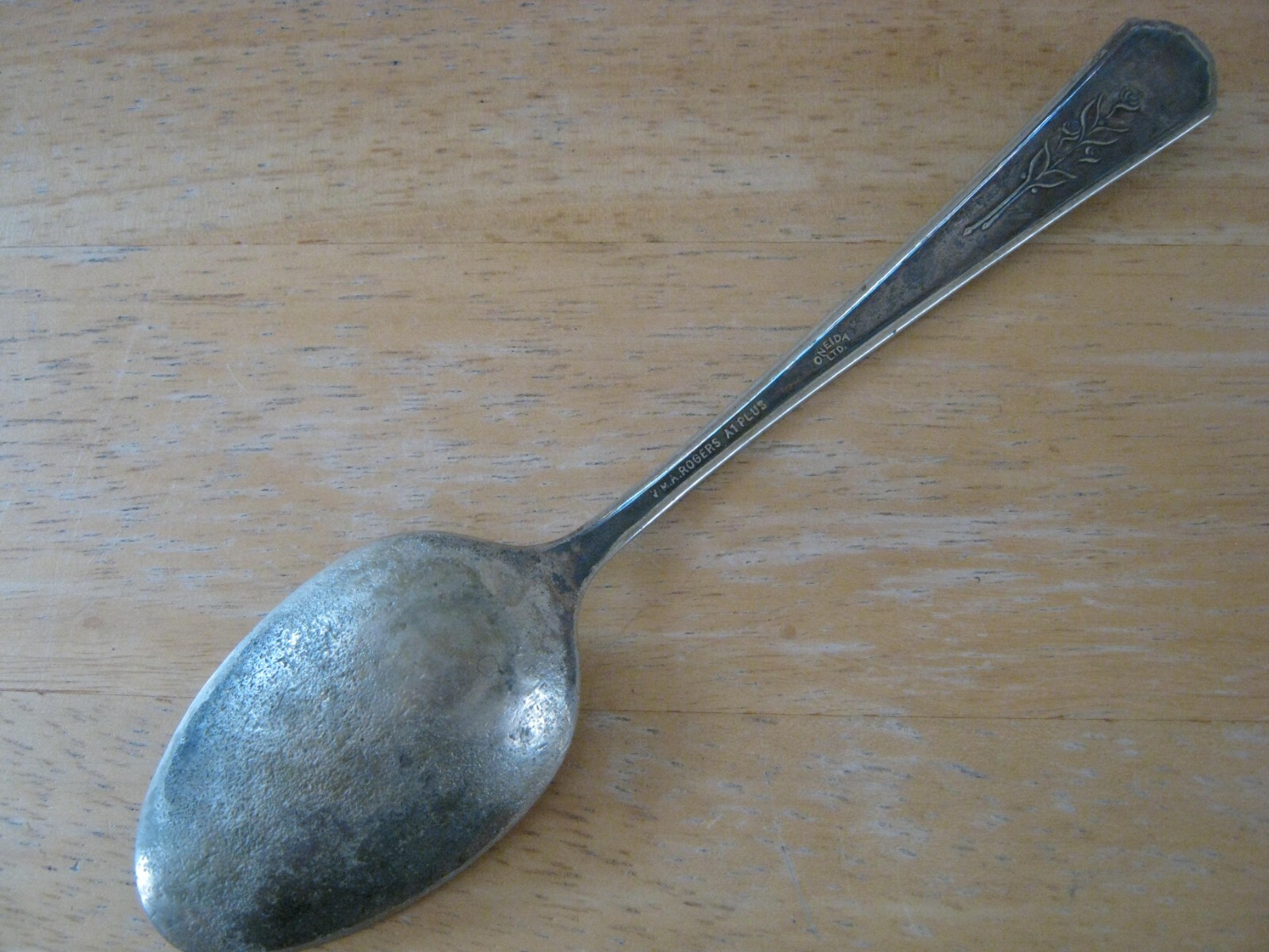 Wm Rogers A1 Plus Oneida Rosaile Table, Soup or Serving Spoon