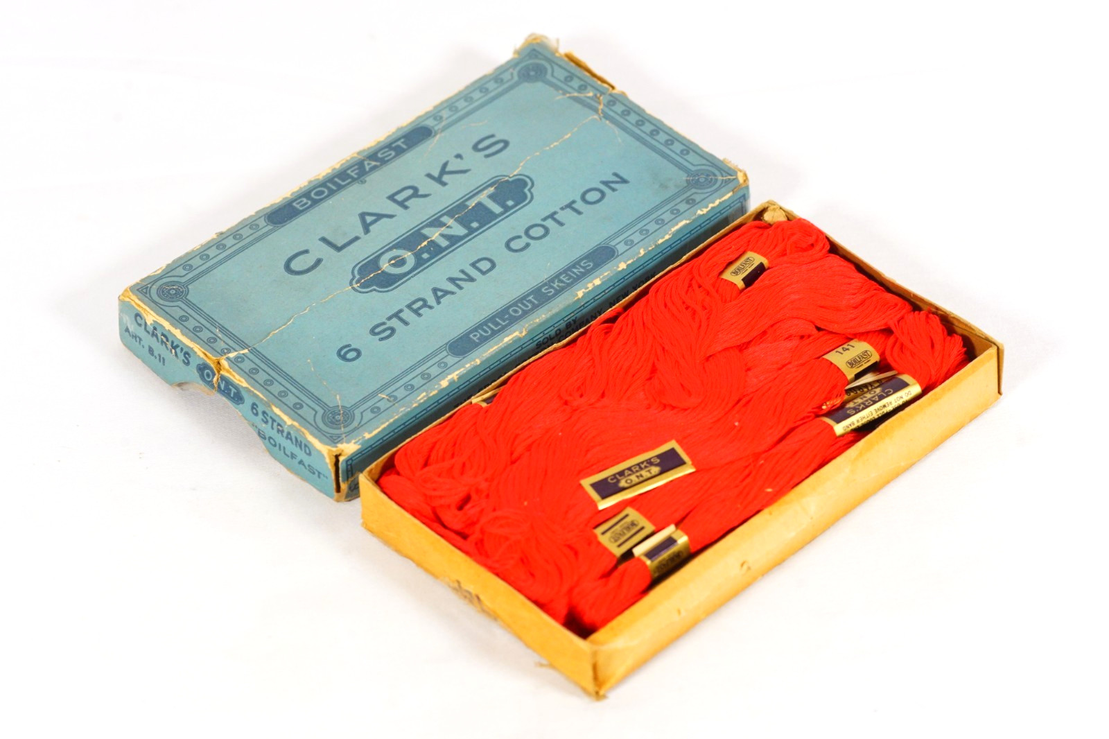 Antique Box CLARKS 6 Strand Cotton Thread ONT Boilfast Devil Red 141 Thread