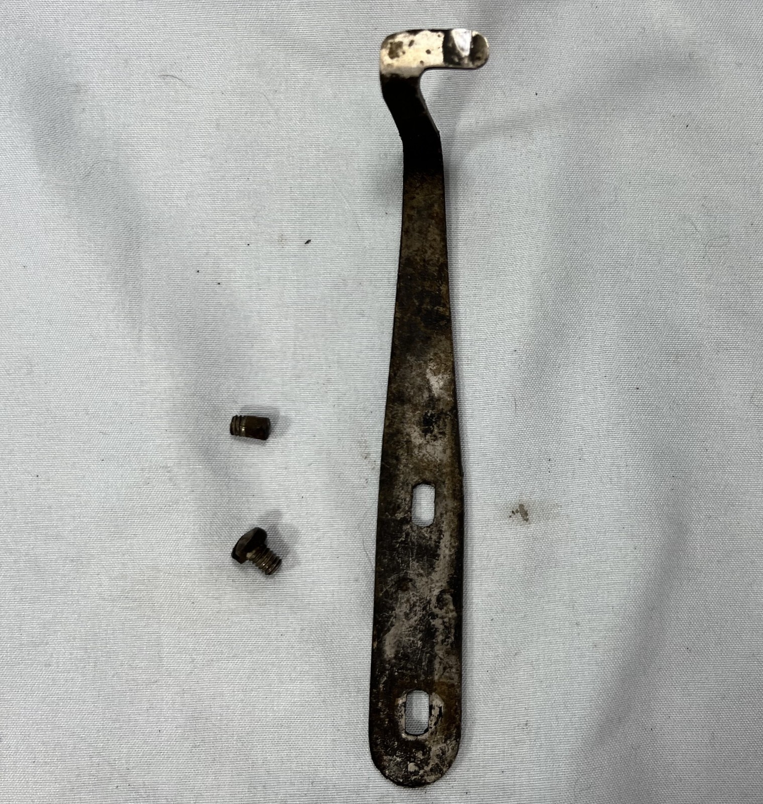 Antique Davis Sewing Machine Co. – Front Cover Attachment Arm