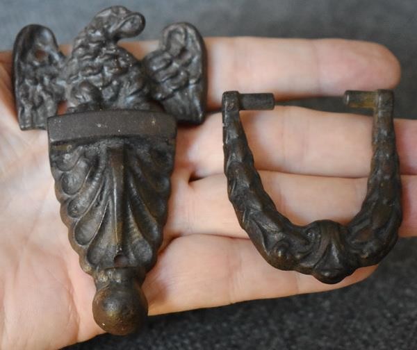 ULTRA RARE EARLY AMERICAN FEDERAL EAGLE MINIATUR INTERIOR CAST IRON DOOR KNOCKER
