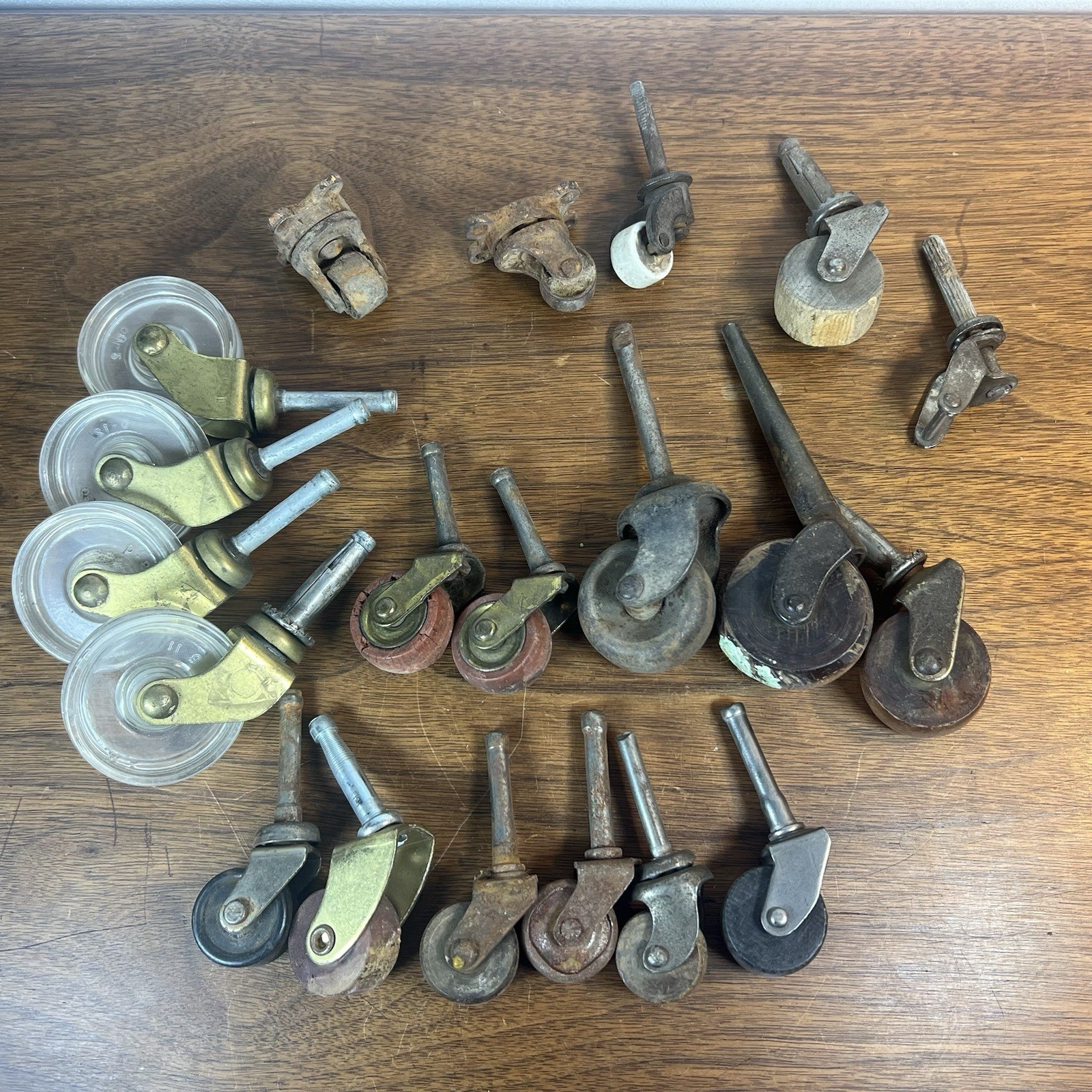 VINTAGE LOT OF 20 FURNITURE CASTERS – WOOD, PORCELAIN, METAL, PLASTIC