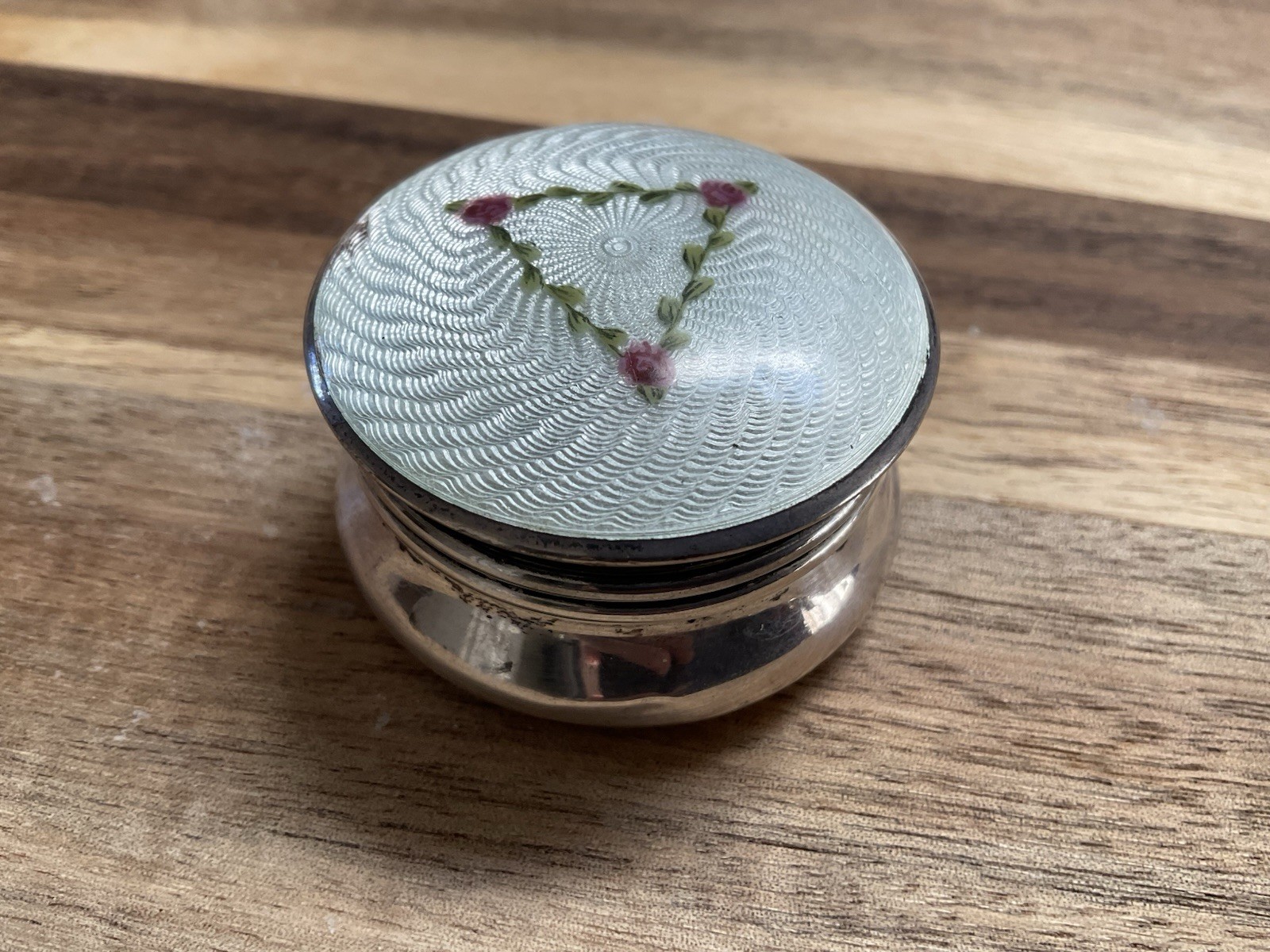 Antique English Sterling Silver Guilloche Enamel Pill Trinket Snuff Box 15 gr.