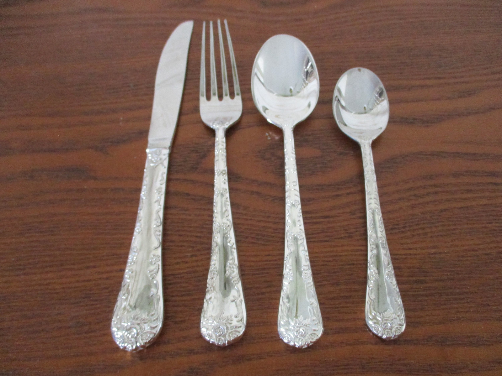 Wm Rogers and Son Enchanted Rose Silver Plated 4 Piece Flatware Place Setting