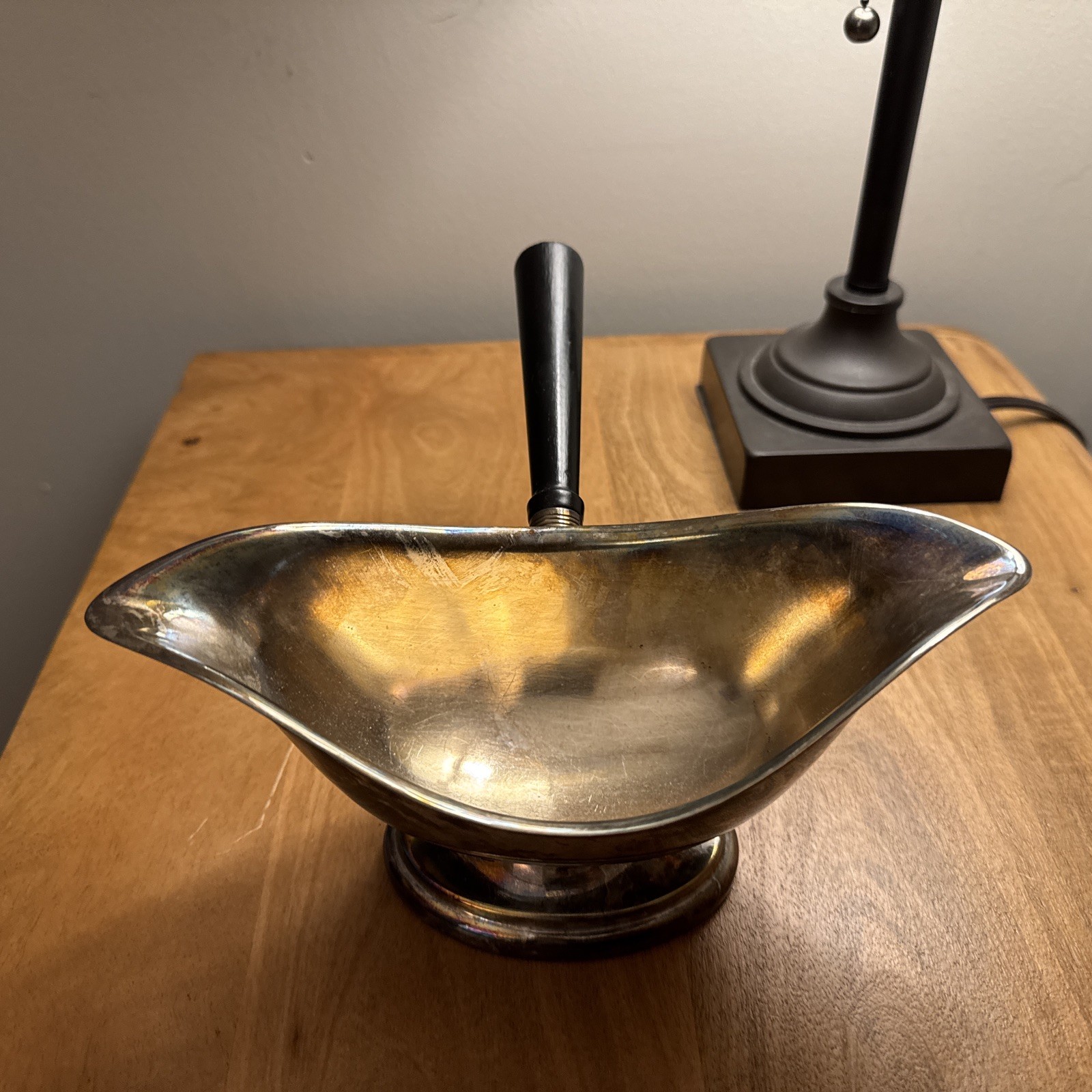 The Sheffield Silver Co Gravy Sauce Boat Wood Handle USA Footed 8×4 Model 26