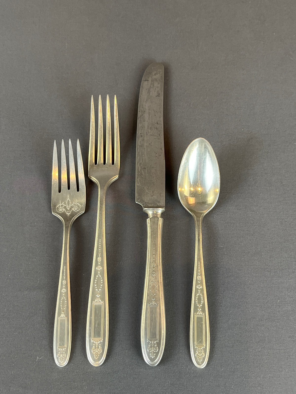 41 Pc Partial Oneida GROSVENOR Flatware Set No Mono: EUC