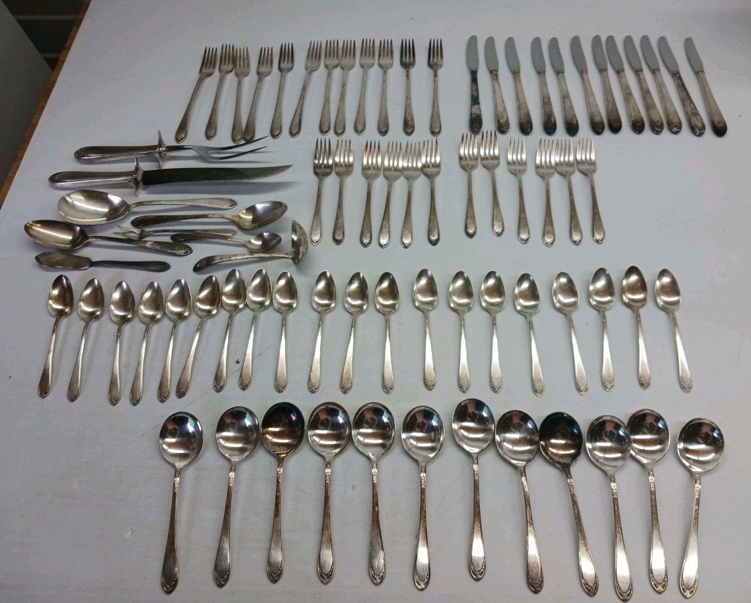 77 Pieces 1847 Rogers Bros. Vintage Silverplate Service LOVELACE 1937