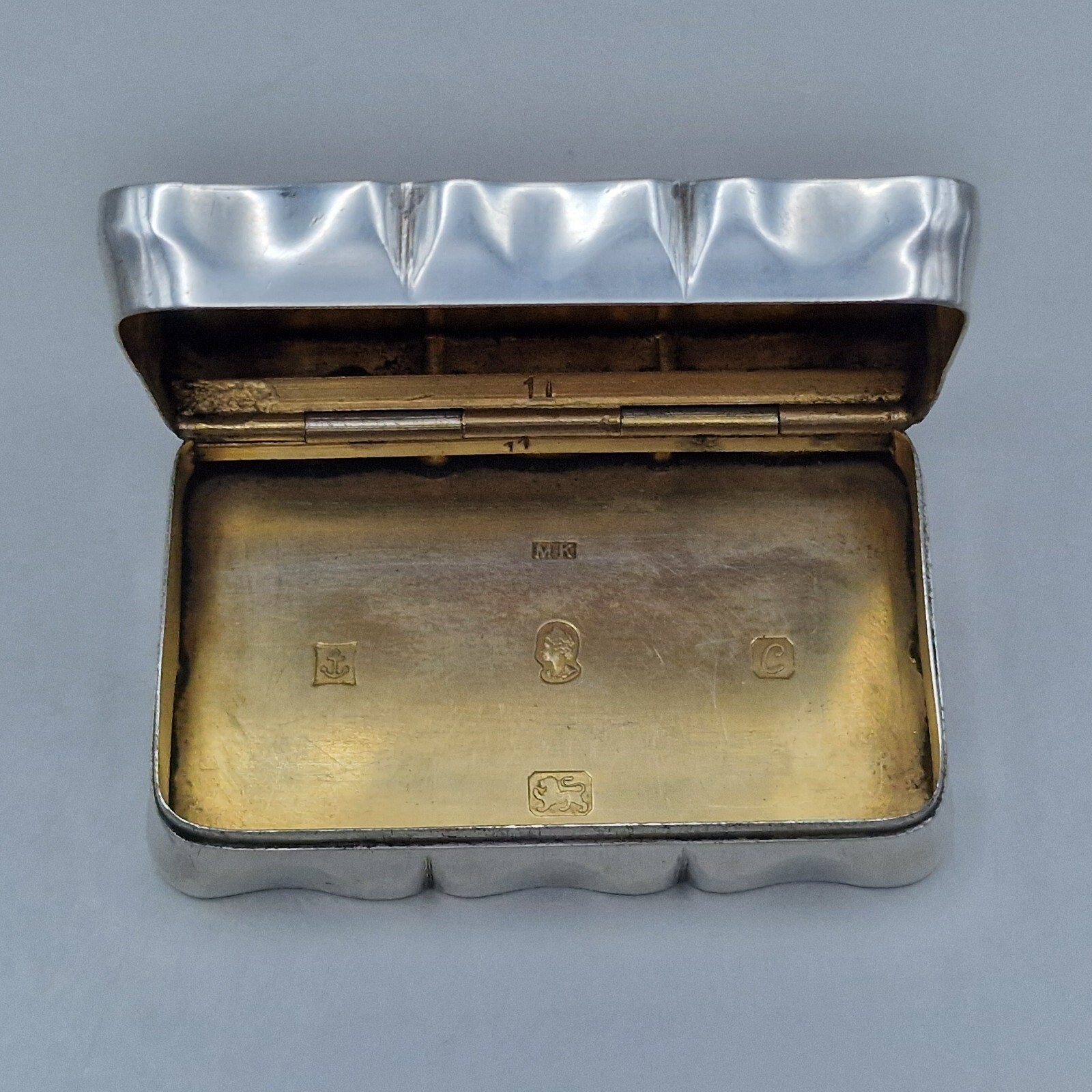 Sterling Silver Rectangular Table Snuff by M Kamin & Co Ltd 1977 Jubilee Mark