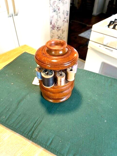 1800S WOODEN TREENWARE THREAD HOLDER FOR SEWING WITH REMOVABLE TOP