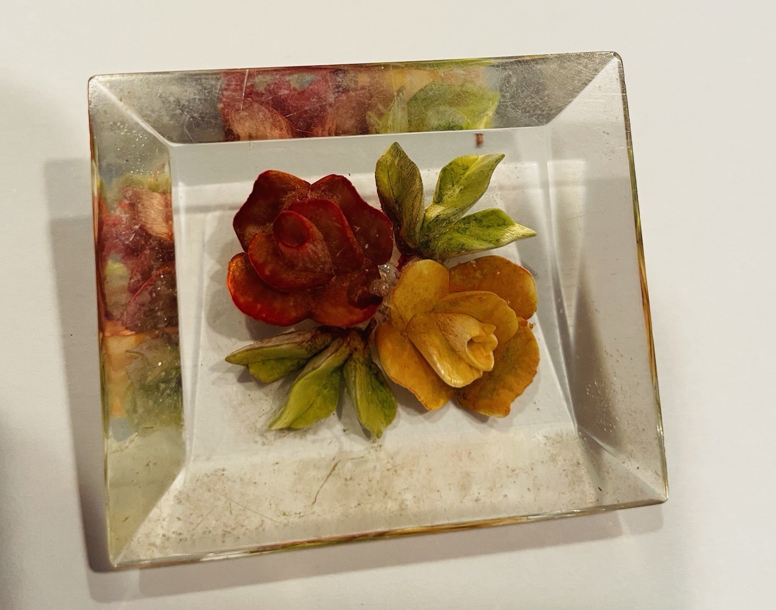 Ex Scarce Vintage Reversed carved FLORAL MULTICOLOR Button, Ca.,1920s/1930s
