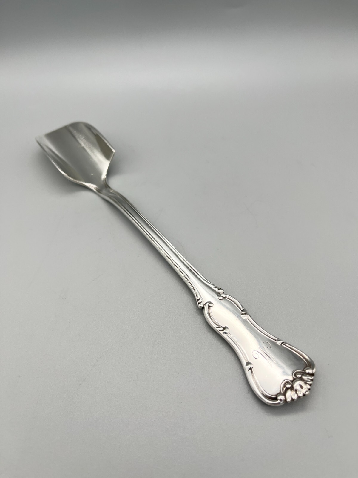 EDWARDIAN STERLING SILVER CHEESE SCOOP, GOLDSMITHS & SILVERSMITHS CO, 1907