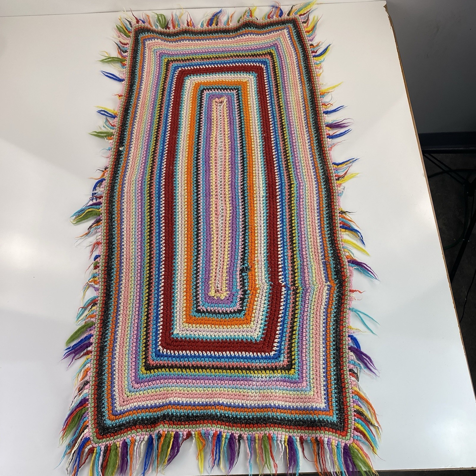 Vtg 60’s/70’s Handmade Continuous Braided Woven Scrap Rag Rug 48” x 27” Granny