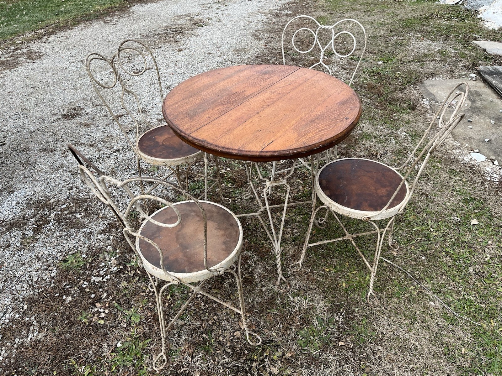 1930s Original Ice Cream Parlor Table Set 4 Chairs – Wrought Iron 30 In Diameter