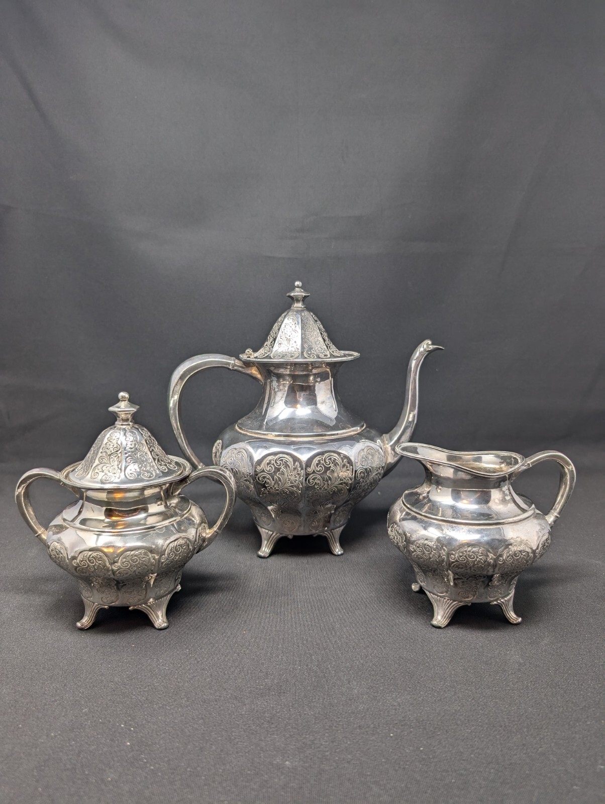 LOVELY CINQUEFOIL! 4pc Repousse Tea Set EUREKA Silverplate FLORAL Etching Teapot