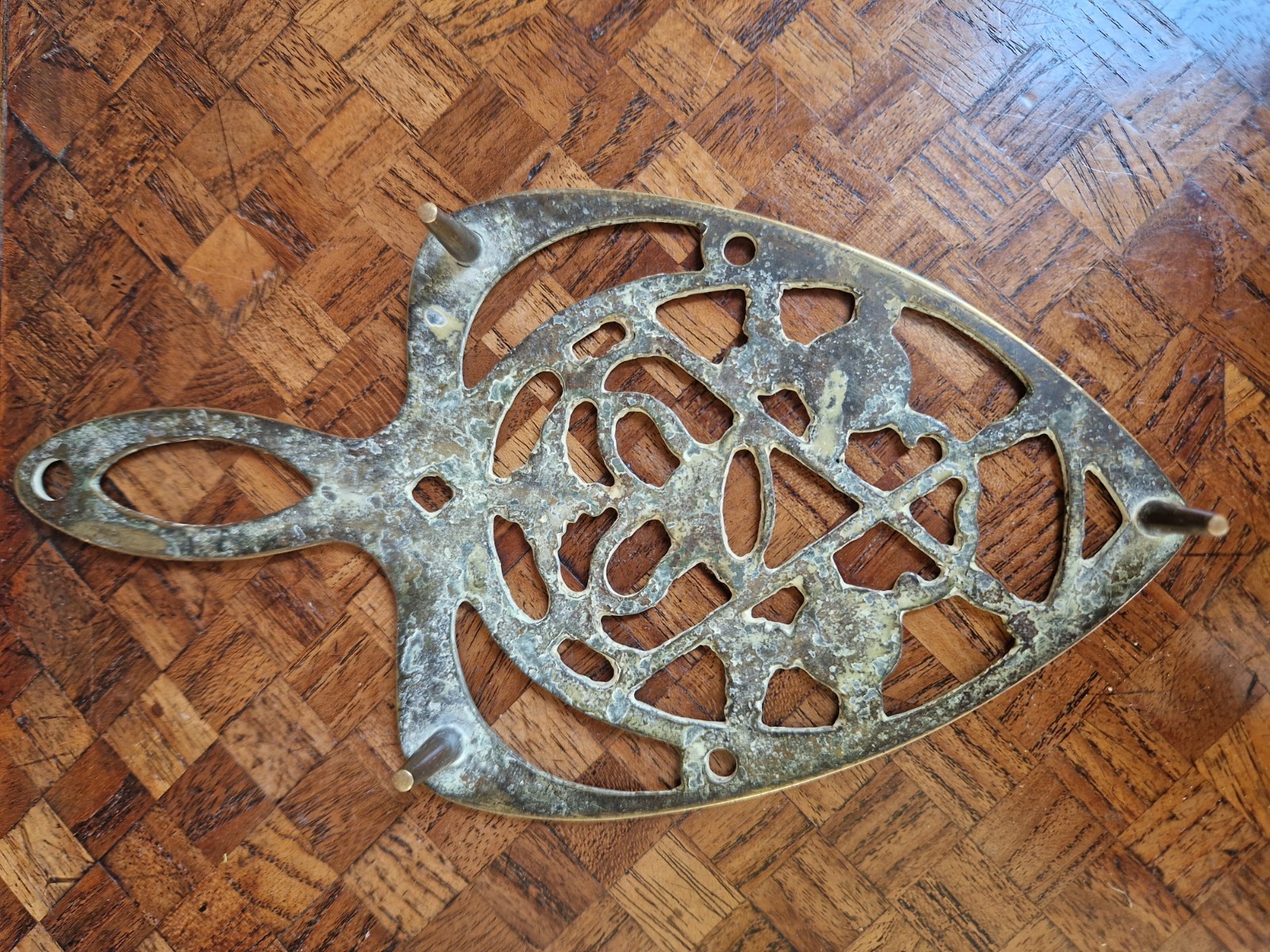 Antique Victorian – Fretted Brass Hot Iron Trivet With Royal Crown Design – VG