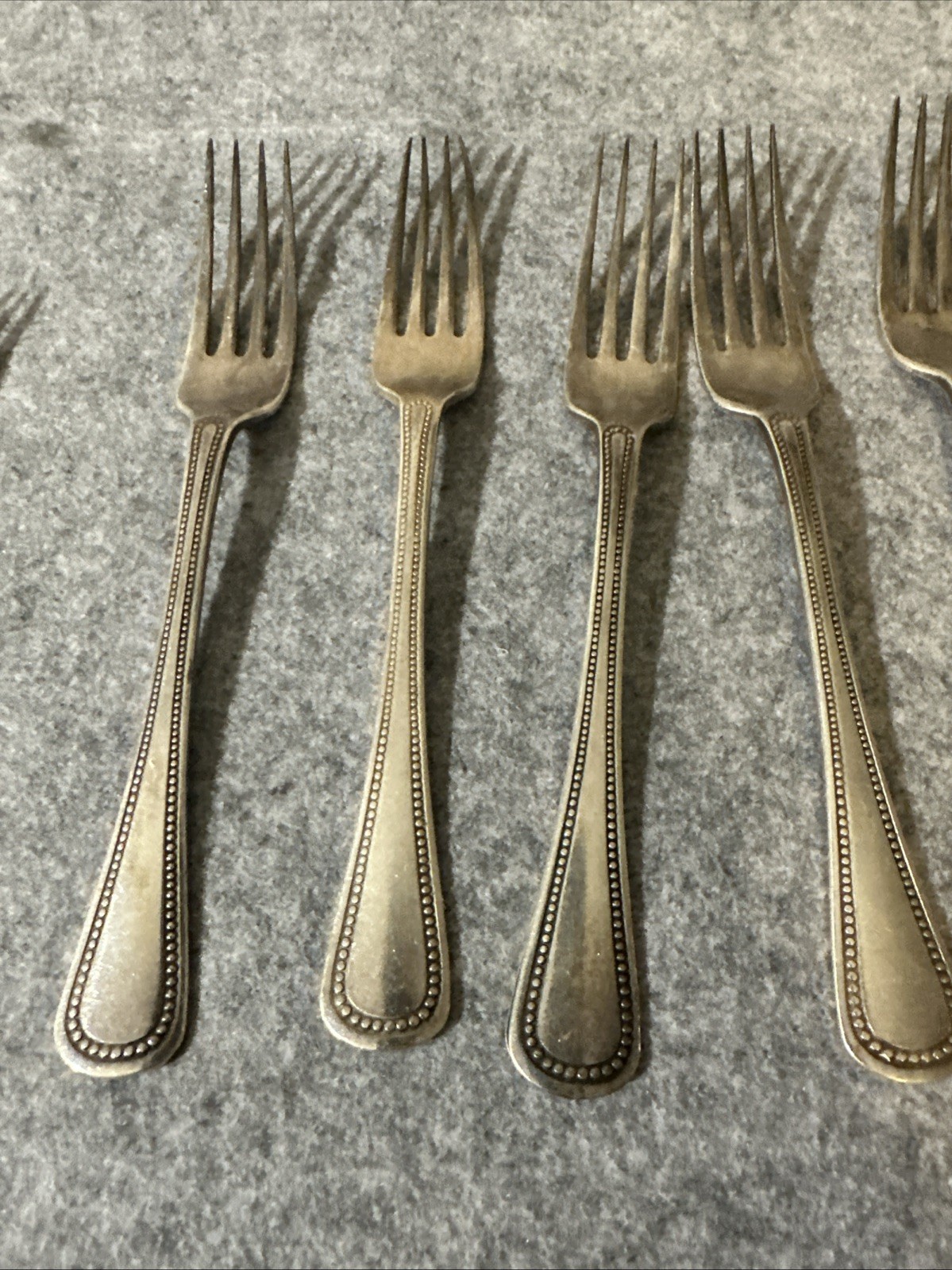 46 Pc ONEIDA COMMUNITY CUBE SILVER-PLATED PATRICIAN PATTERN BEADED FLATWARE 1975