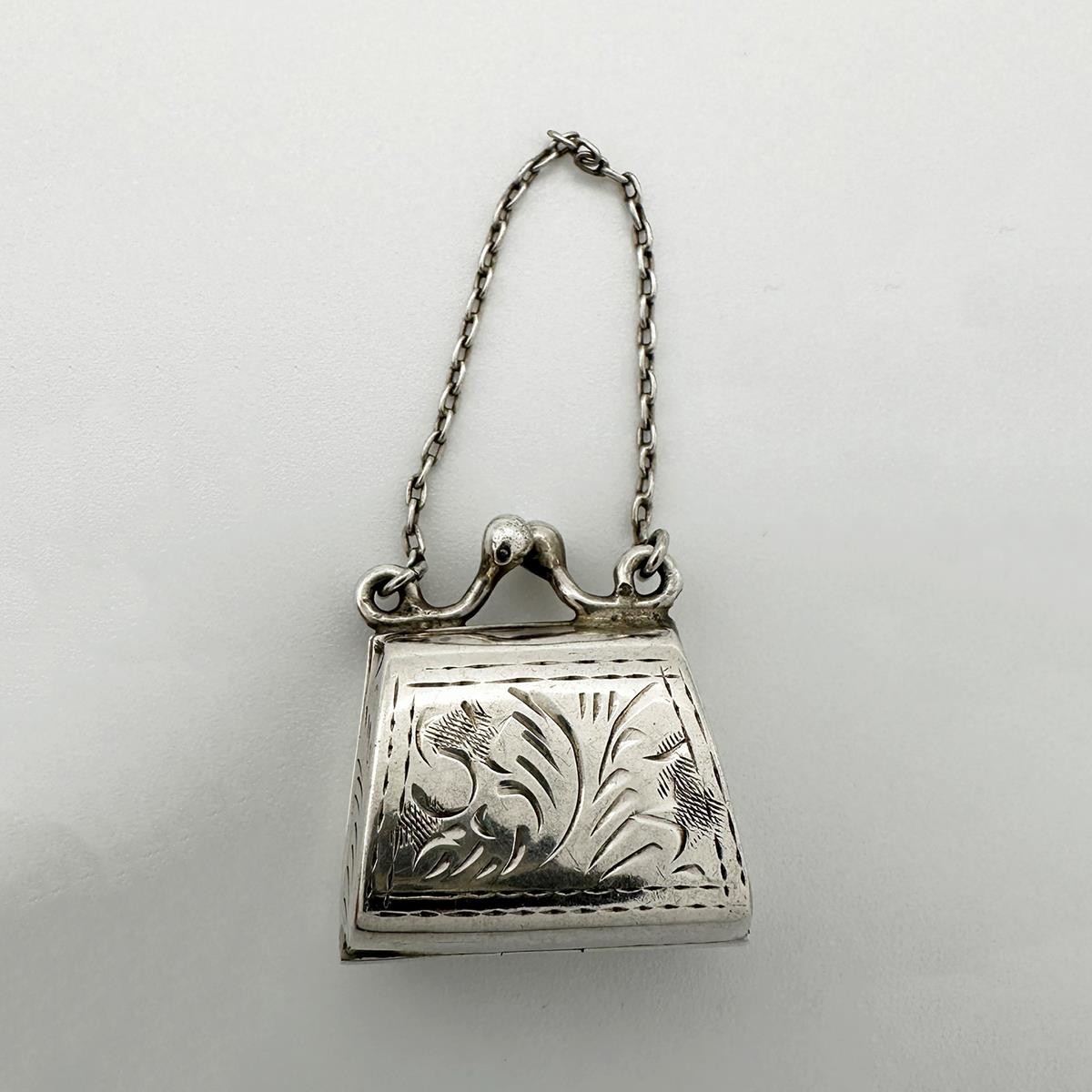 VINTAGE NOVELTY HANDBAG PILL BOX STERLING SILVER