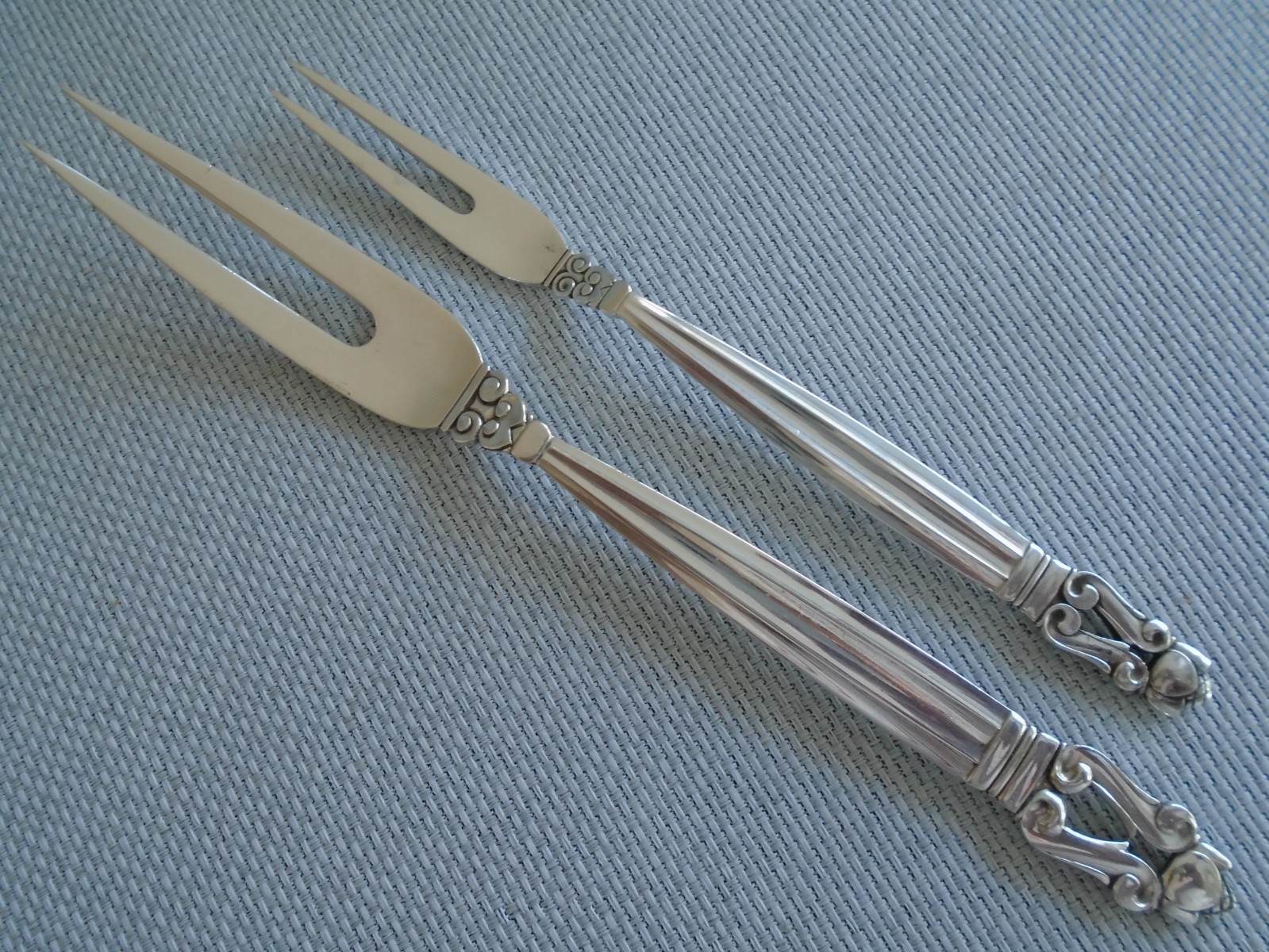 GEORG JENSEN ACORN ~ 2 TINE SERVING FORKS 8″ and 6 5/8″ ~ BEAUTIFUL!!
