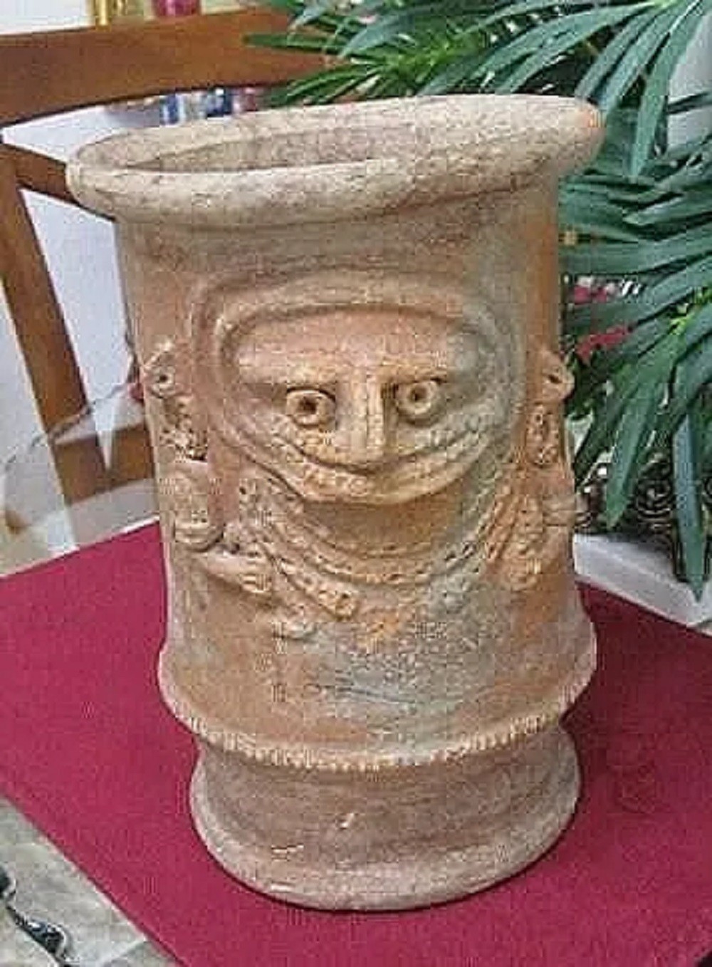 1500AD PreColumbian Tairona Culture Pottery Figure Tankard W COA