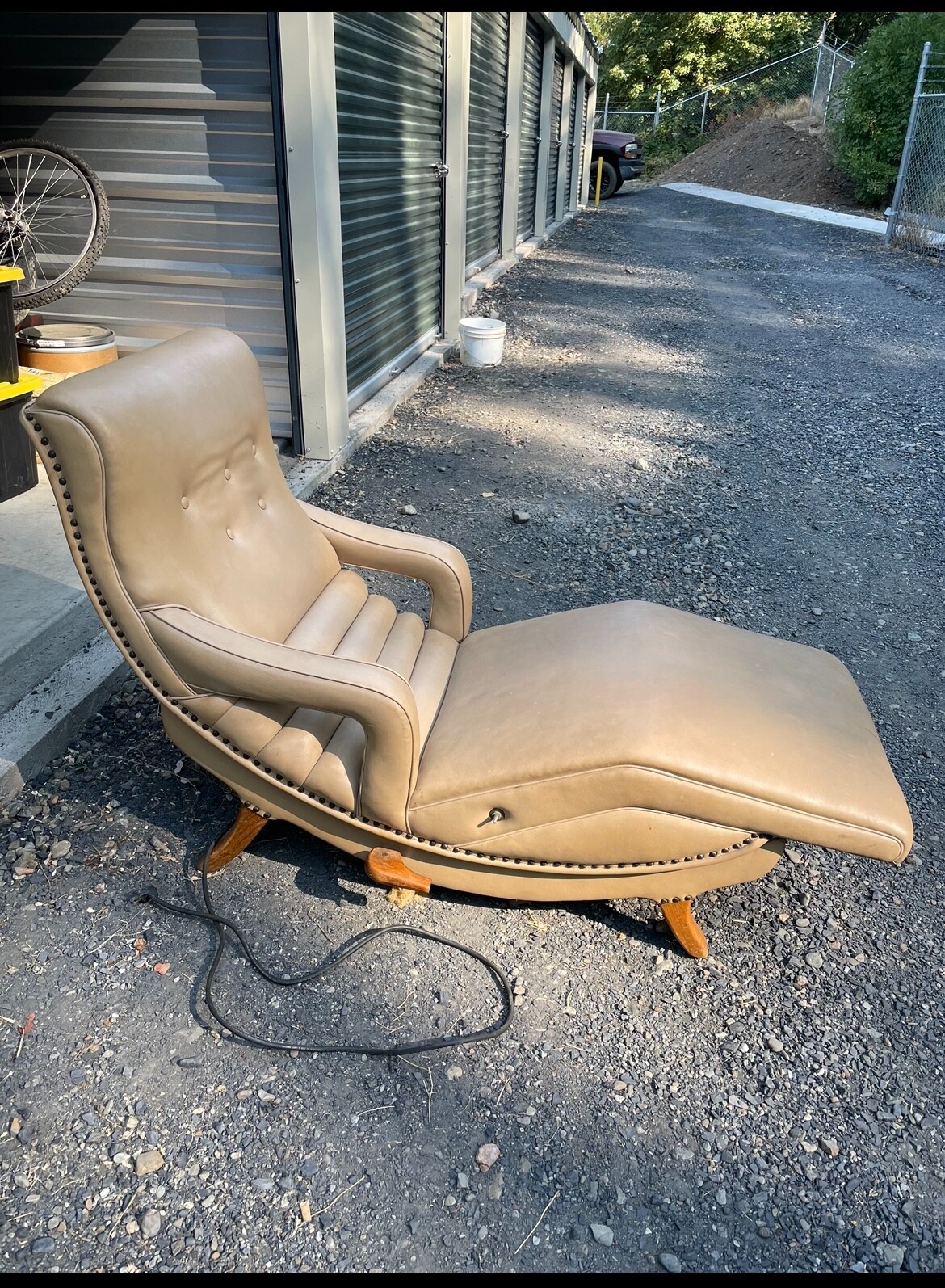 Vintage furniture Contour Chair Lounge co. W/ viverator vibrating massage chair 