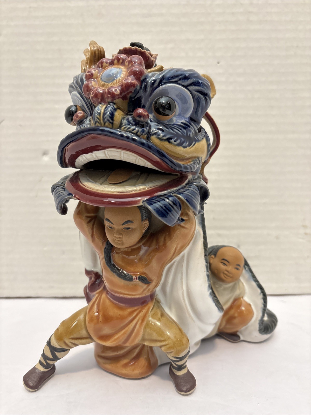 Pre-Owned*Ceramic Chinese Lion Dragon Dance 8.5″ Figurine/Statue*Damage/L@@K!