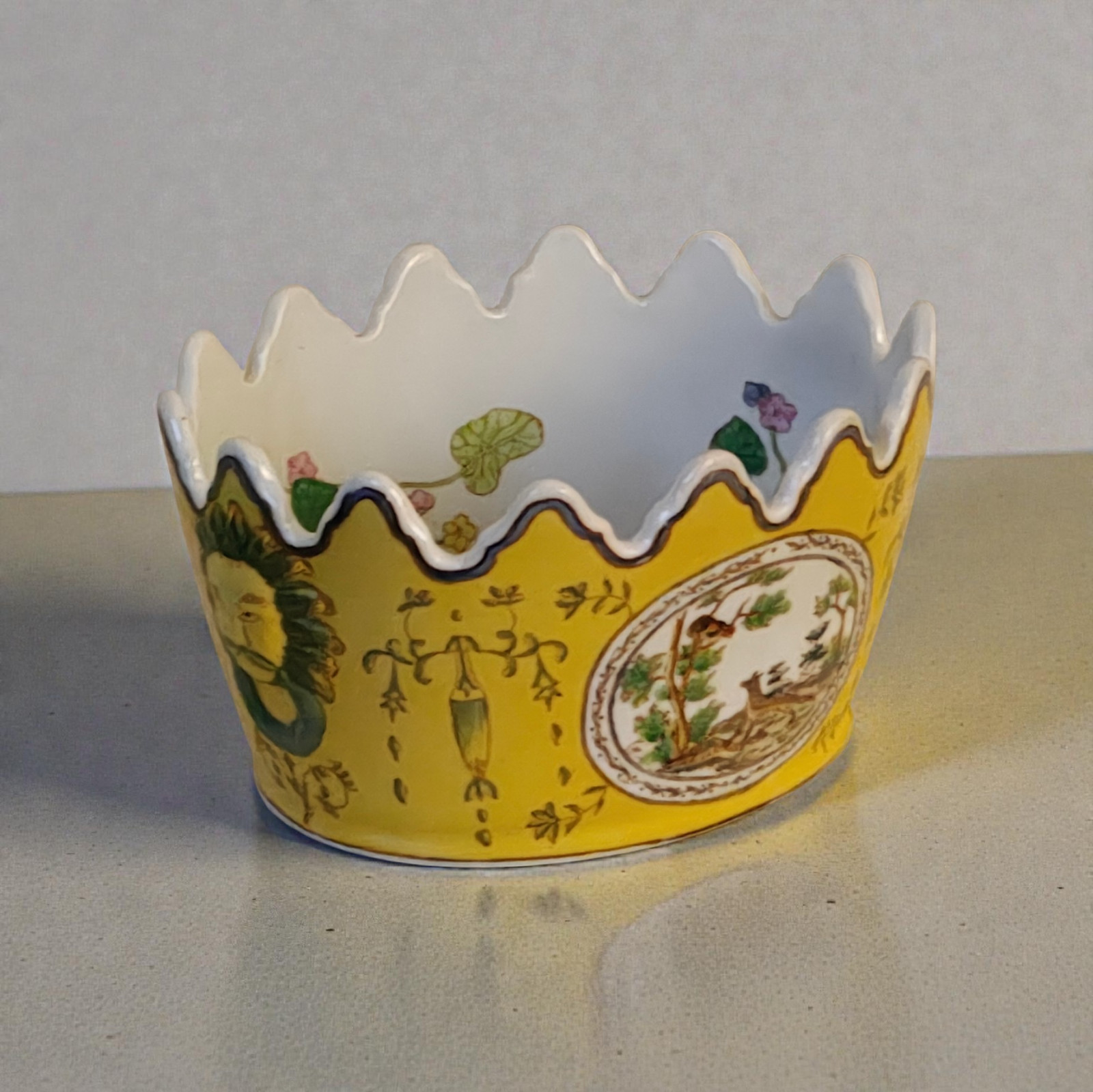 Jingdezhen Fencai Famille Rose Porcelain Scalloped Monteith Bowl