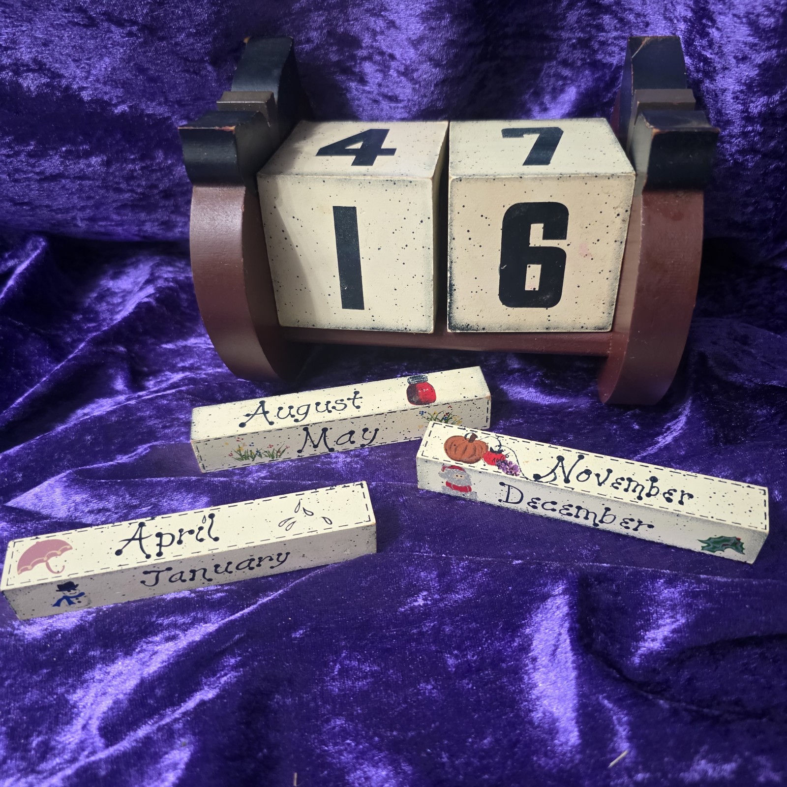 Primitive Wooden Apple Perpetual Calendar – Folk Art Farmhouse Decor
