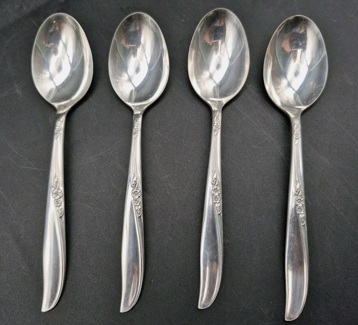 Oneida Community WINSOME II Tudor Plate Oval /Place Soup Spoons 1960 Set Of 4