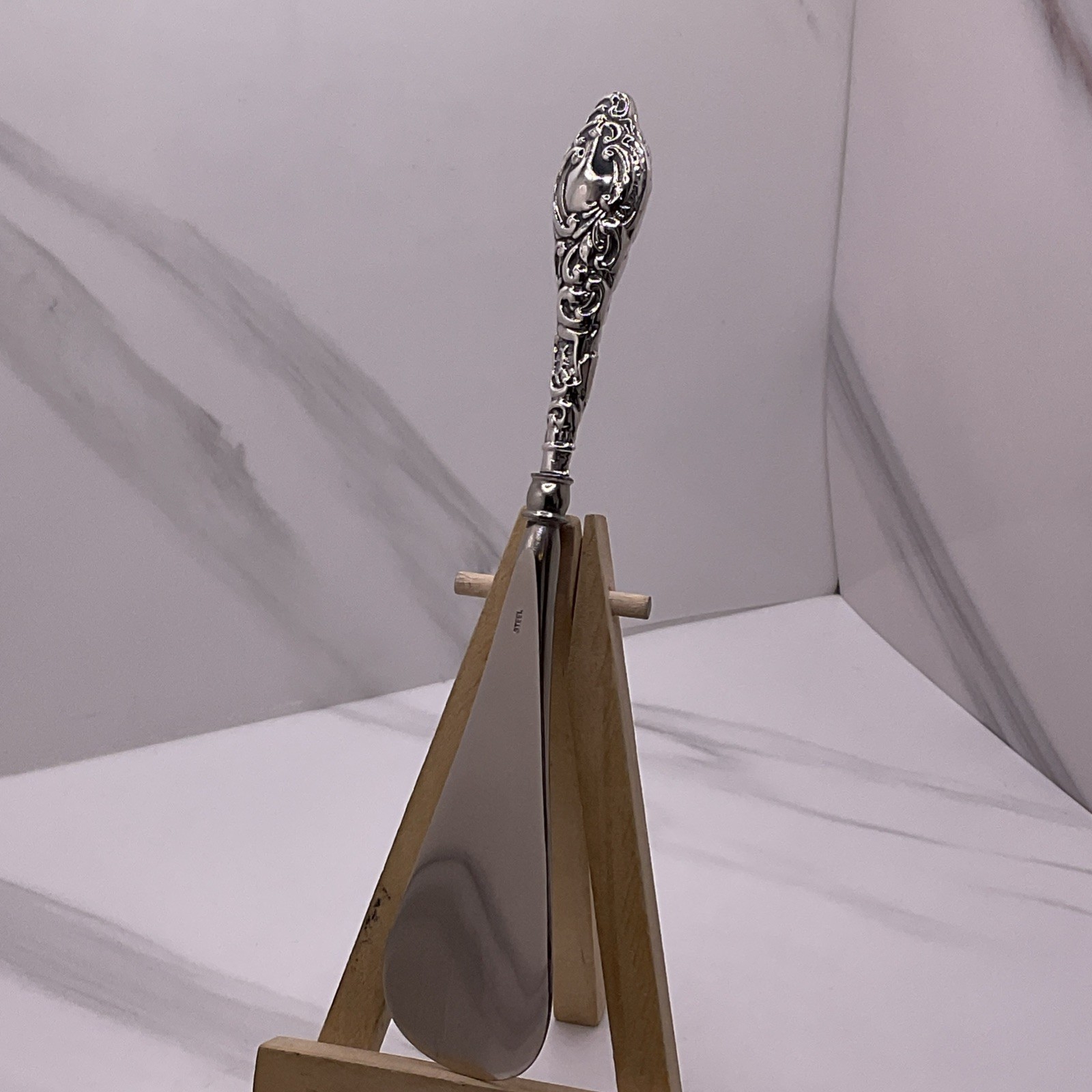 J & R Griffin Antique silver handled Shoe Horn, Chester 1903. Stunning Piece.