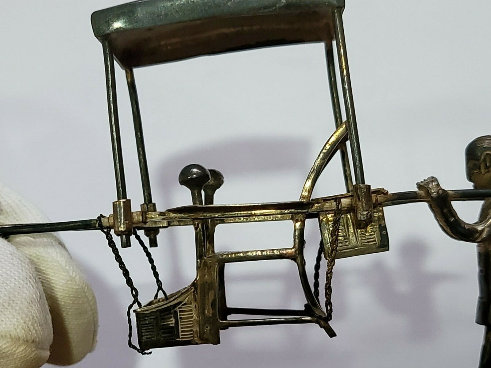 👍 CHINA MINIATURE SOLID SILVER PORTERS CARRYING SEDAN CHAIR WITH HALLMARK 纯银