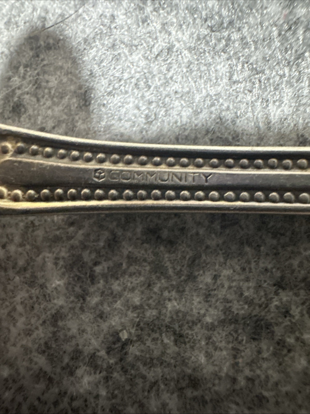 46 Pc ONEIDA COMMUNITY CUBE SILVER-PLATED PATRICIAN PATTERN BEADED FLATWARE 1975