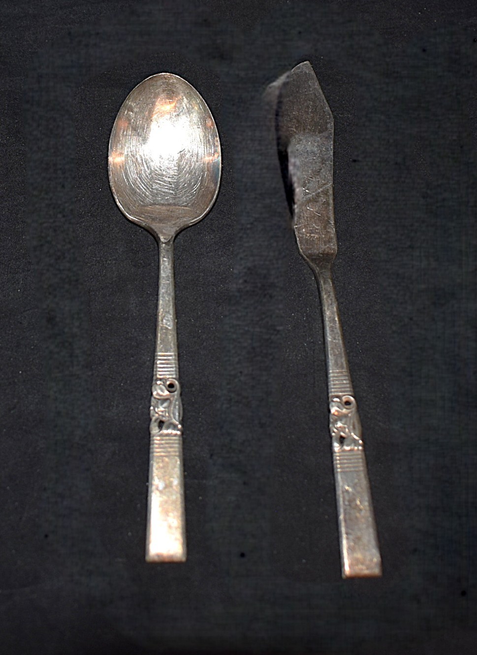 Vintage Art Deco Silverpate Flatware/Dinnerware/Silverware ~ 34 Pieces