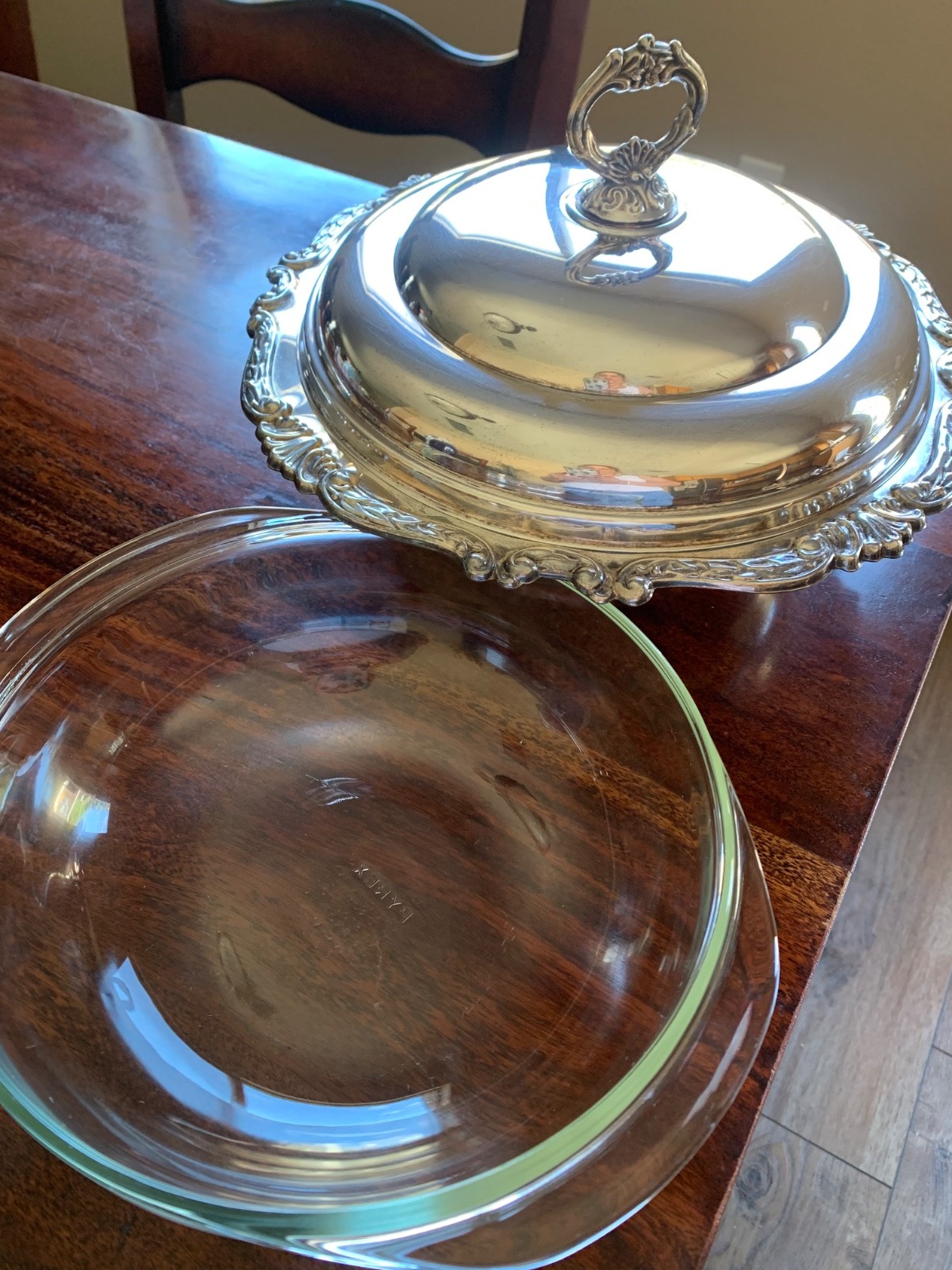 Sheridan vintage round silver serving, casserole dish, with handles, Pyrex