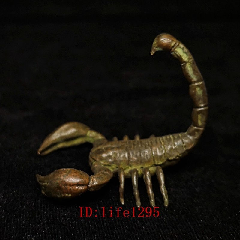 2 Inch Old Chinese Bronze Carved Charming Scorpion Pendant Decoration Collection