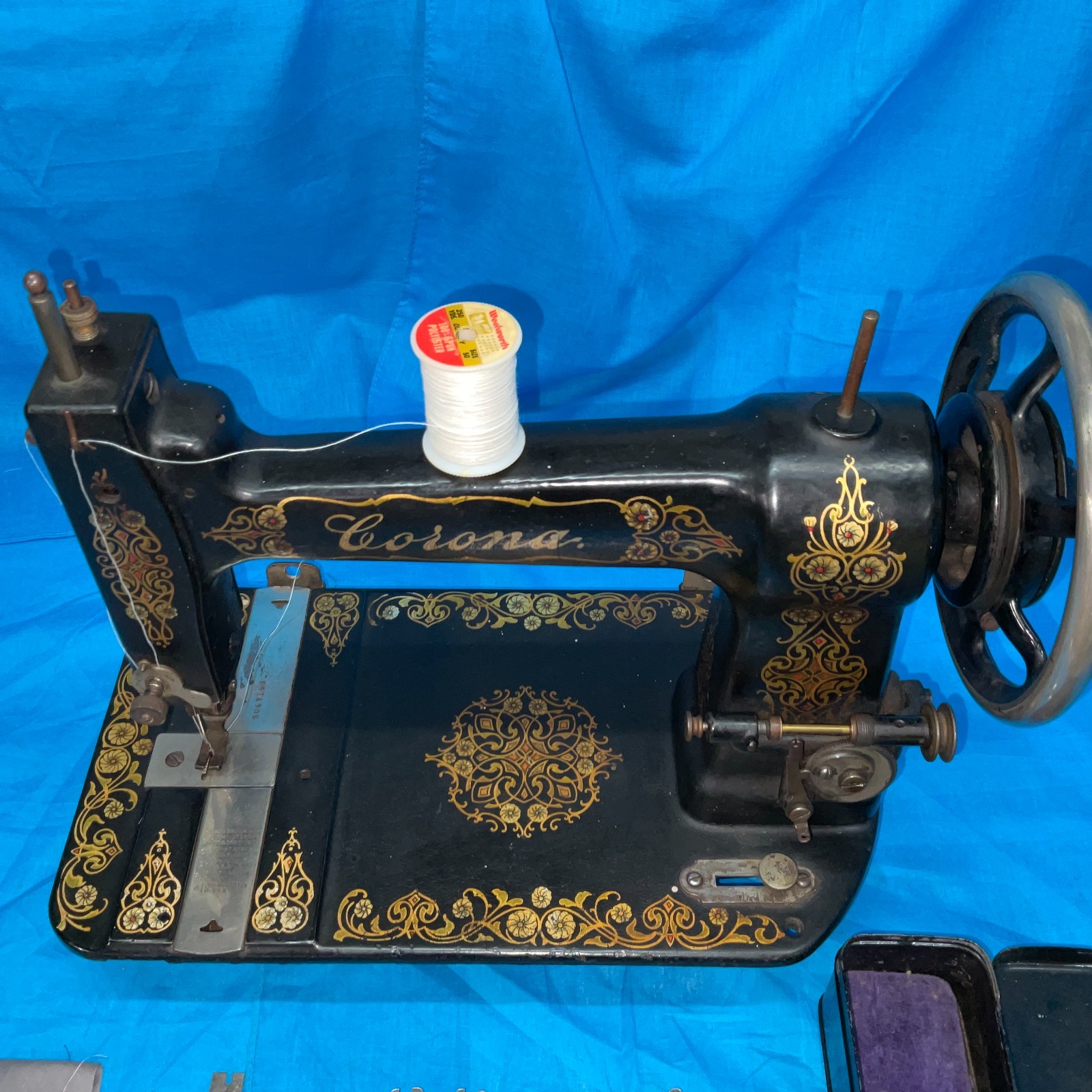 Corona Vibrating Shuttle Sewing Machine – AG Mason – Antique – Tested & Sewing