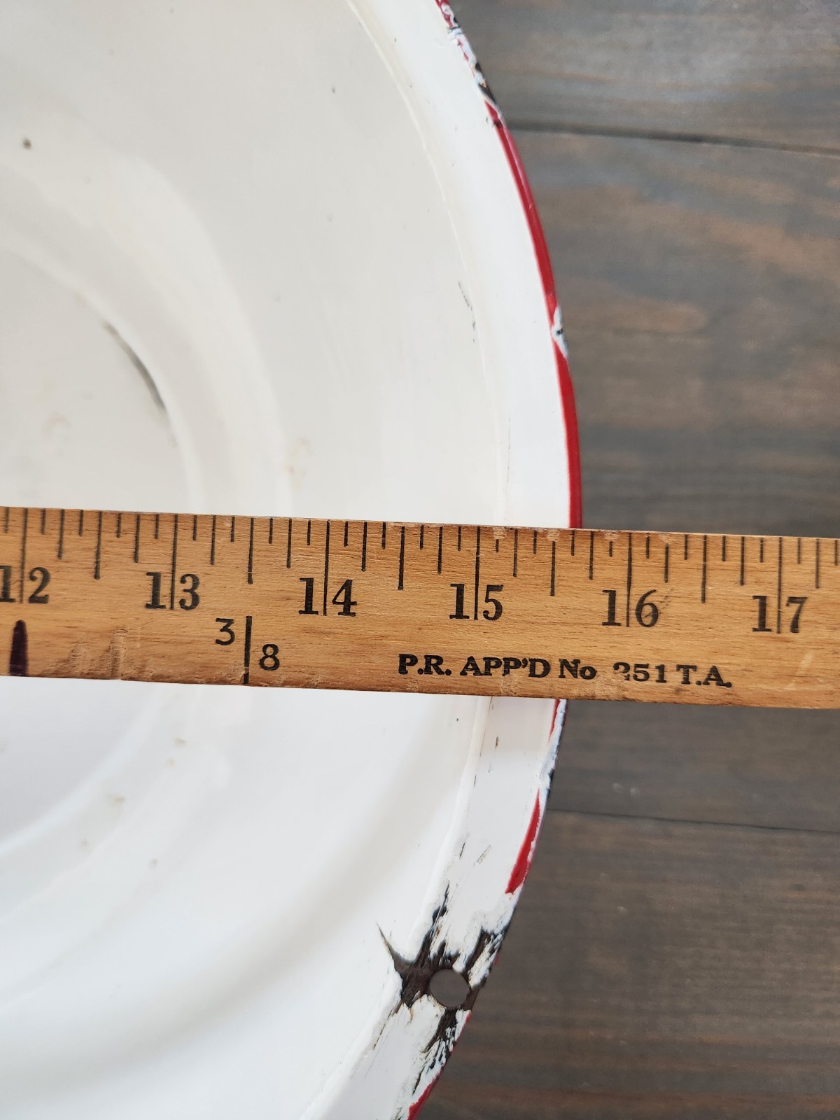 Vintage White Enamelware Basin Bowl Red Trim Wash Pan Chippy Farmhouse 15 3/4″