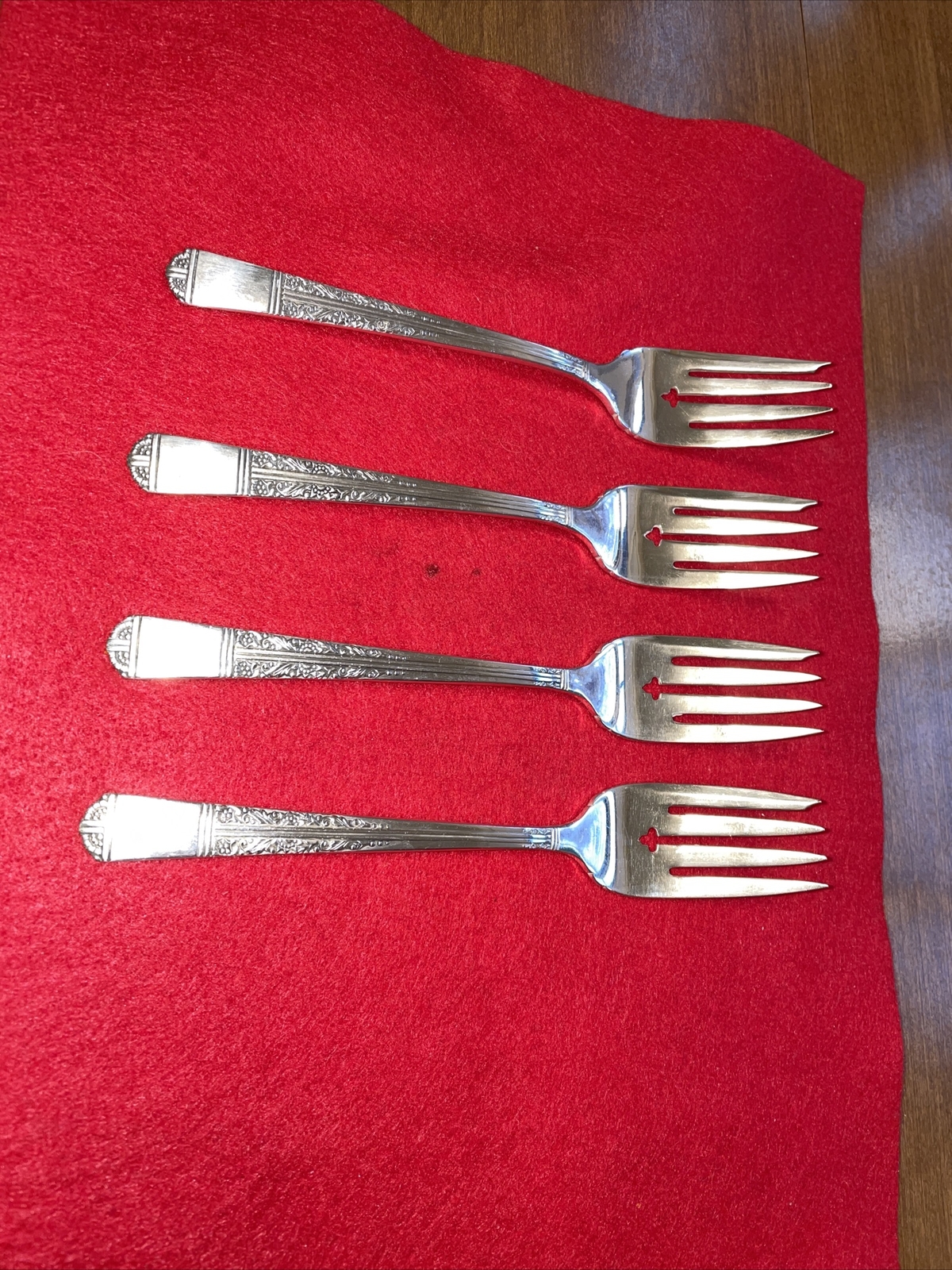 Nice Set of 4 Vintage Royal York/Oakleigh Pattern Pastry Forks