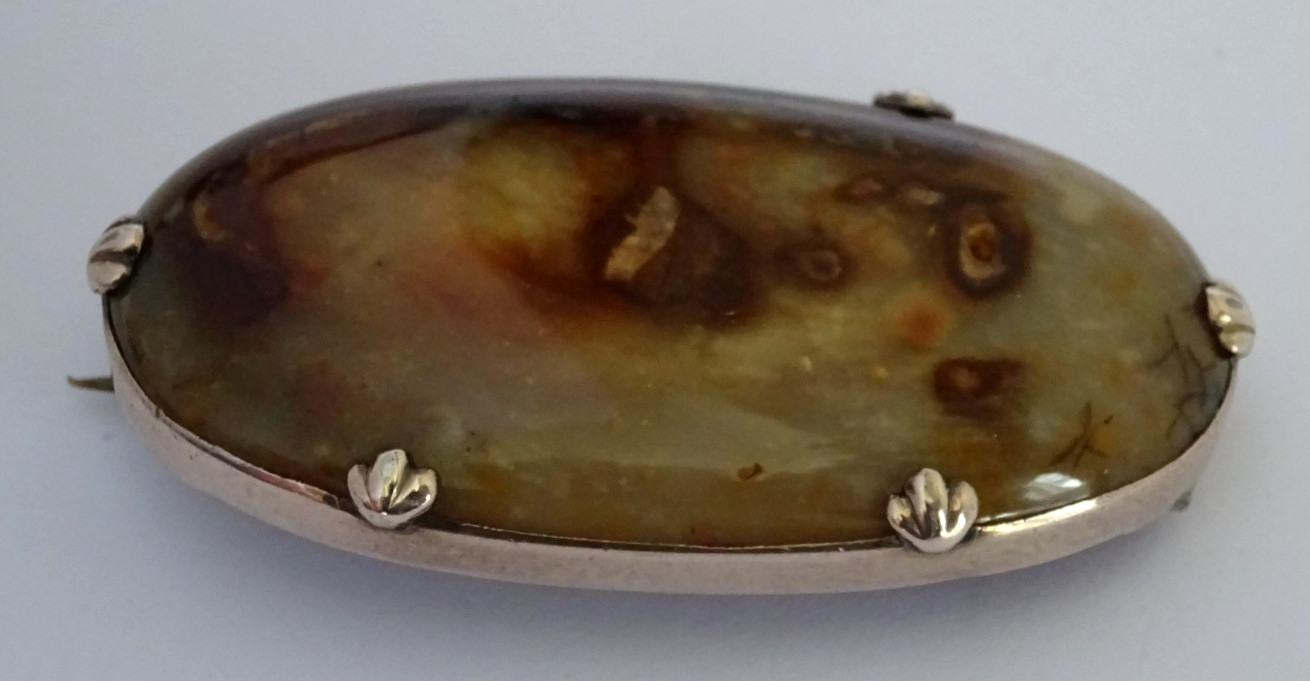 Antique large 2″ x 1.1″ solid 14ct rose gold framed agate brooch