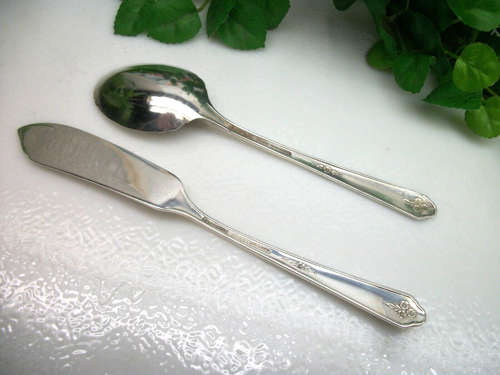 Oneida Community SWEET BRIAR Silverplate Master Butter Knife & Sugar Spoon 1948