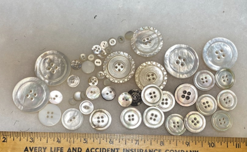 Lot of 40 Antique Victorian Mother Of Pearl Buttons Carved 1/4″-1+1/2″